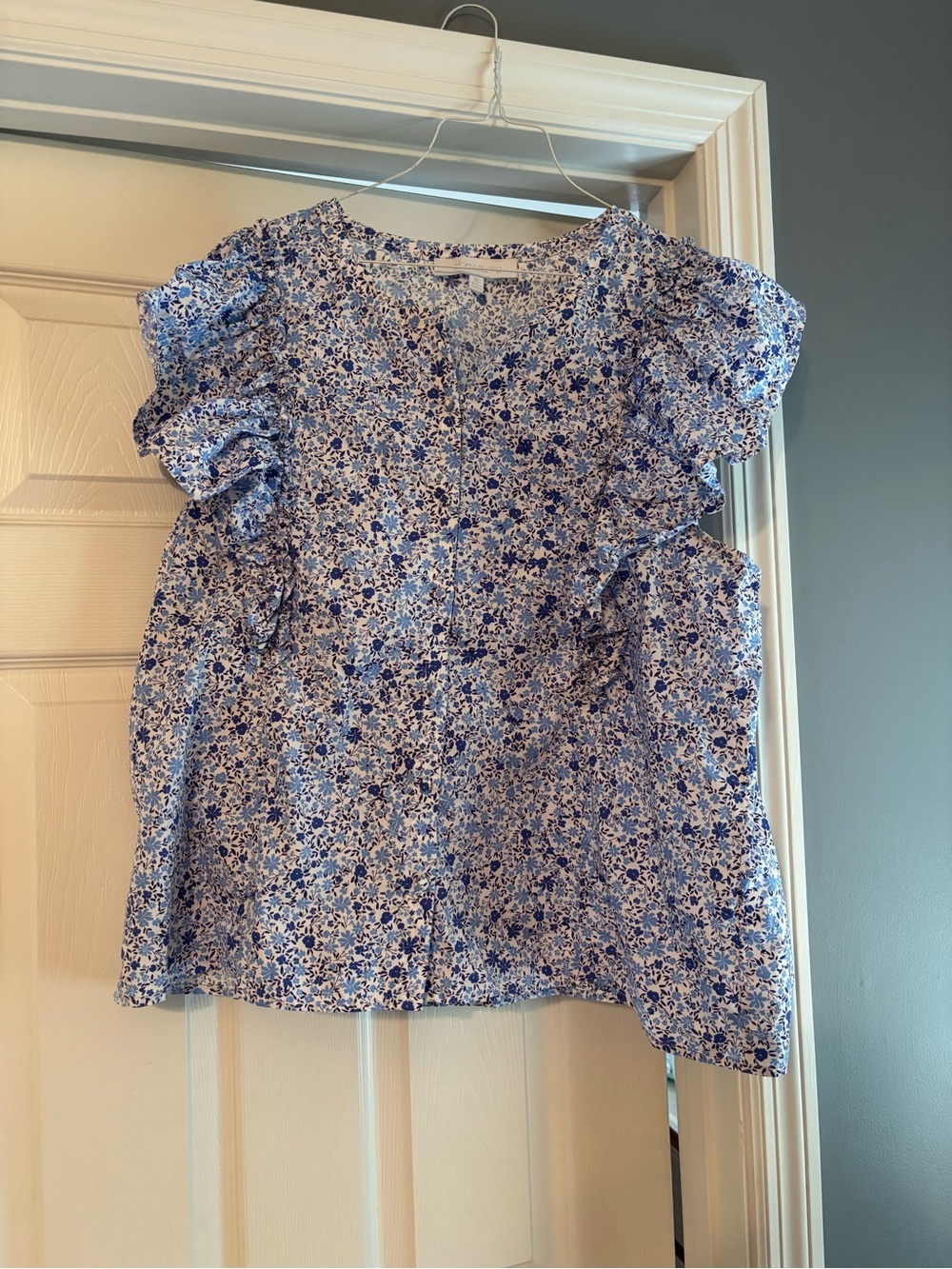 Sugarlips Blue Floral Puff-Sleeve Blouse